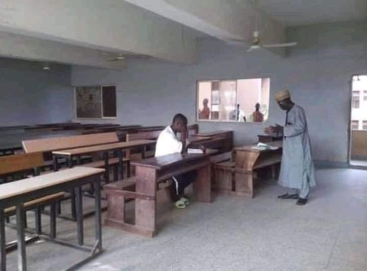 Kebbi State Polytechnic Lecturer Spotted Teaching Sole Attending Student