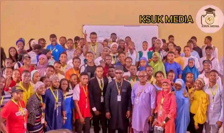 Kogi State University Vice Chancellor Shares Heartwarming Moment with Students