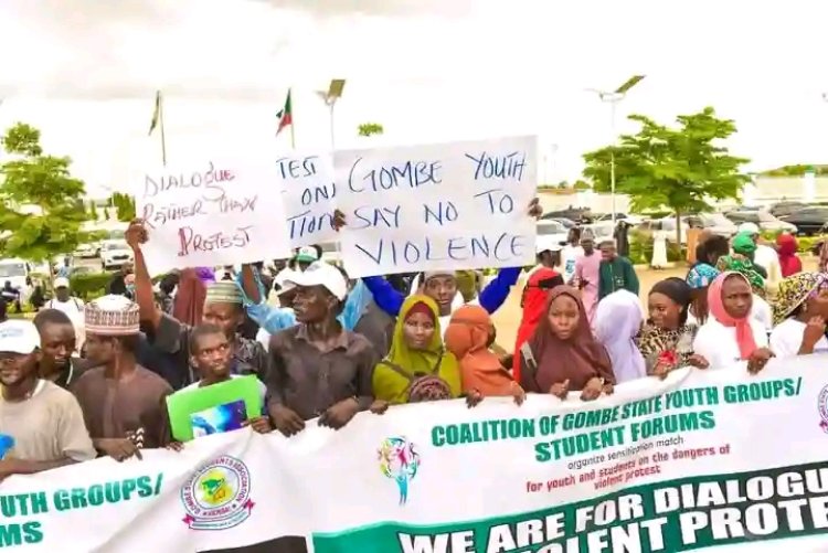 Gombe Students and Youth Groups Meet Governor Inuwa, Reject Planned Protest