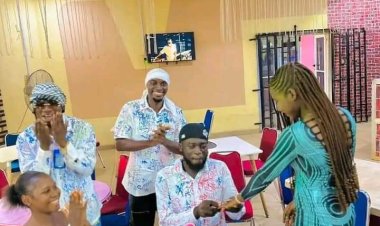 Kogi Student Proposes to Girlfriend on Graduation Day at Prince Abubakar Audu University