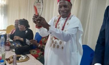 Pro-Chancellor Prof. Christian Okeke Honored by UNIZIK Law Class of 1989