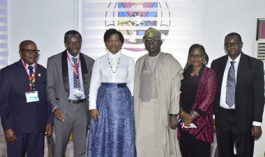 FUTA Vice Chancellor Receives Her Phd Thesis Supervisor, Professor Hussein Oloyede