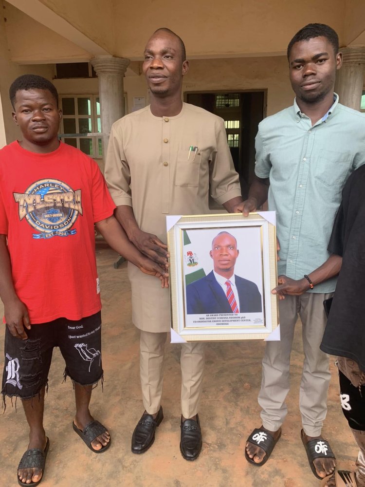 EBSU Students Honor Local Leader with Heartfelt Visit