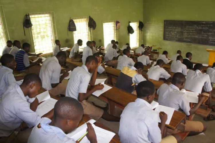 Agboyi-Ketu LCDA Chairman Provides Free 2024 GCE Forms to 200 Students