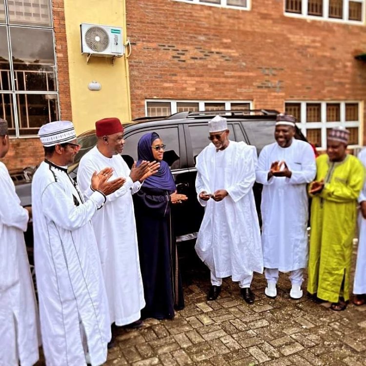 Nasarawa State Governor Presents Official Car to Pro-Chancellor of Nasarawa State University, Keffi