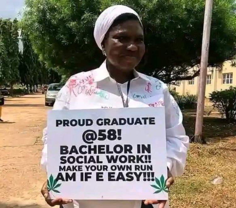 58-Year-Old Mother Graduates with BSc, Celebrated by Proud Daughter