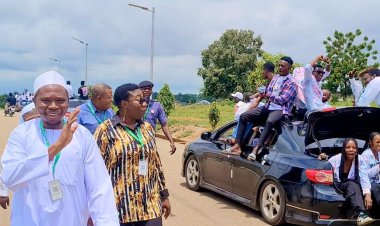 Graduating Students from Federal University of Lafia Celebrate and Hail Vice-Chancellor