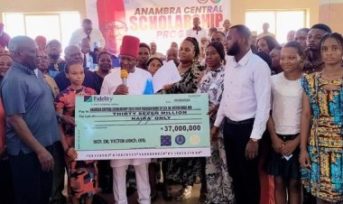 Sen. Umeh Awards Scholarships to 223 Anambra Central Students in Tertiary Institutions