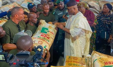 Akpabio Awards ₦500,000 to Akwa Ibom Students, Distributes Fertilizers to Farmers