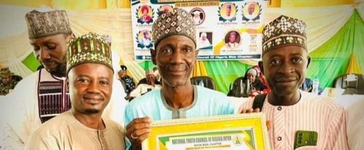 Niger State Scholarship Board Secretary, Comr. Usman Mohammed Sani, Honored with Award of Excellence for Educational Development