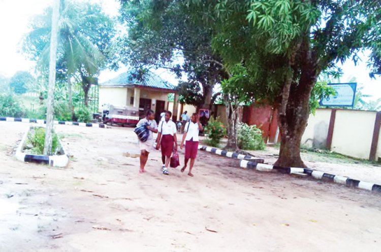 Parents Protest N100,000 Boarding Fee Hike at Lagos Model Colleges