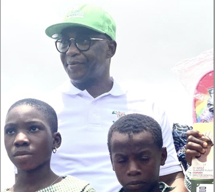 Azeez Oladapo Yusuf Empowers Pupils with Educative Materials as School Year Begins in Agege