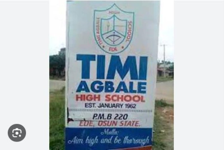 Old Students Honor 94-Year-Old Ex-Principal at Timi Agbale Grammar School