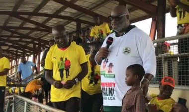 Hon. David Alagoa Awards ₦50,000 Scholarship to Nembe Pupil Isaac Godstime