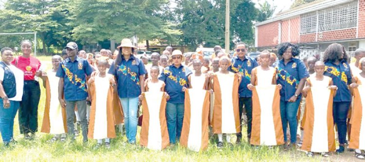 Rotary Club of Ibadan Gold Donates Uniforms and Textbooks to Secondary School