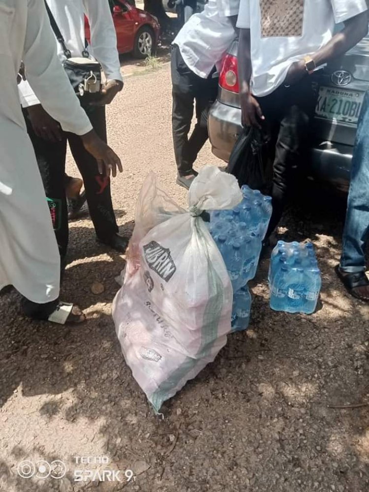 Kaduna State University Students Provide Essential Supplies to Vulnerable Individuals