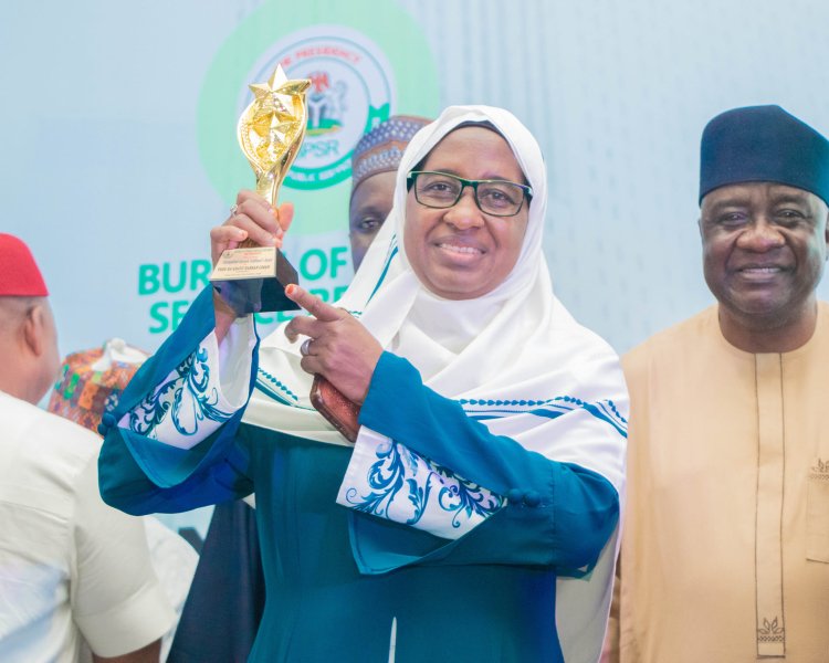 NSUK Vice-Chancellor Professor Sa’adatu Hassan Liman Wins Distinguished GovTech Trailblazer's Award