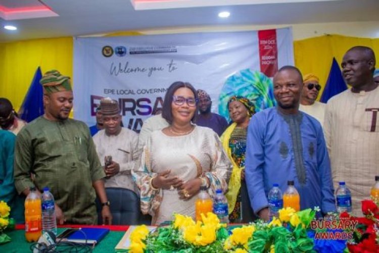 470 Epe Students in Lagos Receive N50,000 Each as Bursary from Council