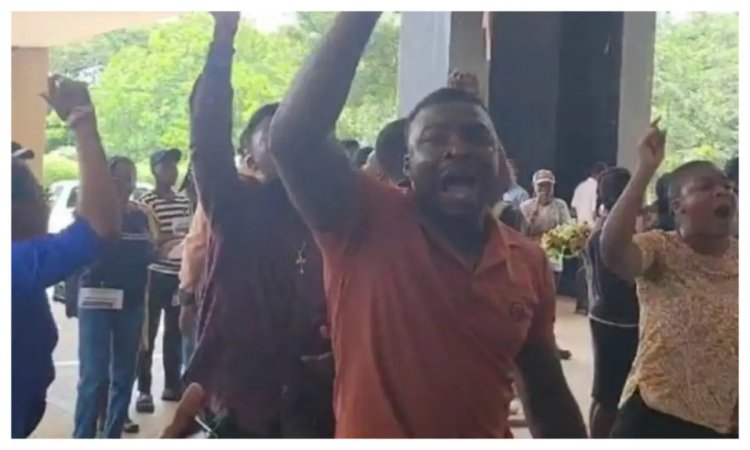 OAU Students Protest, Chase Out Representatives of Former VC Over 1999 Cult Killings