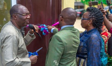 OOU Alumni Association Renovates Lecture Hall, Donates Teaching Aids to Health Sciences College