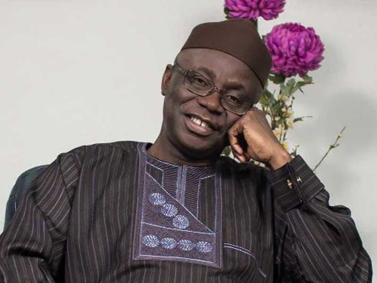 Pastor Tunde Bakare Donates Power Plant to UNILAG Law Faculty