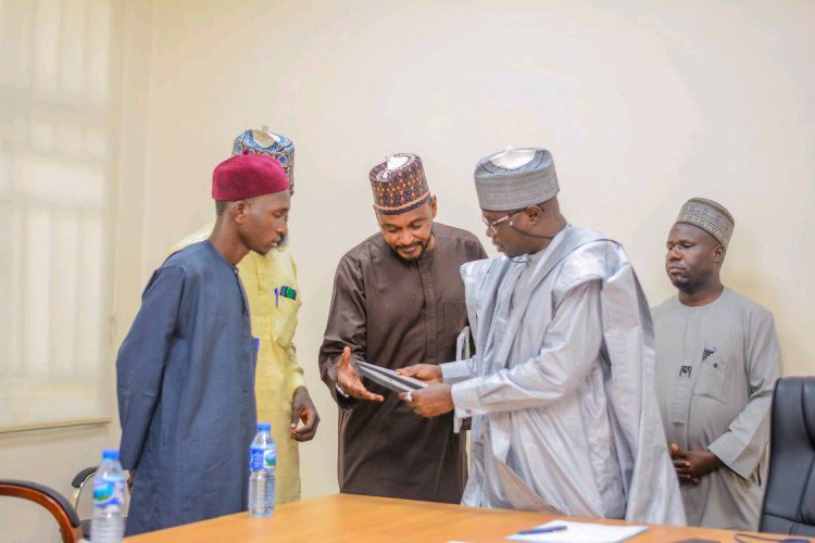 Borno State University’s Ali Muhammad Wins Debate Competition, Presents Award to Vice-Chancellor