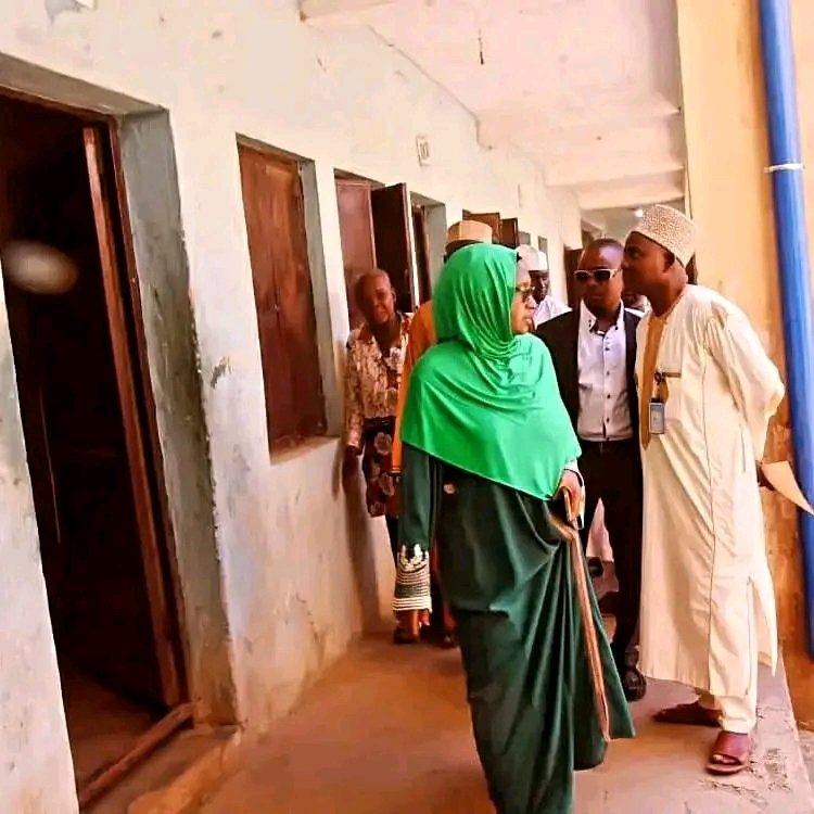 NSUK VC Professor Sa'adatu Hassan Liman Inspects Ongoing Rehabilitation Works In Students Hostels