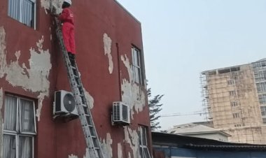 UNILAG Students Undertake Faculty Building Maintenance in Practical Training Exercise