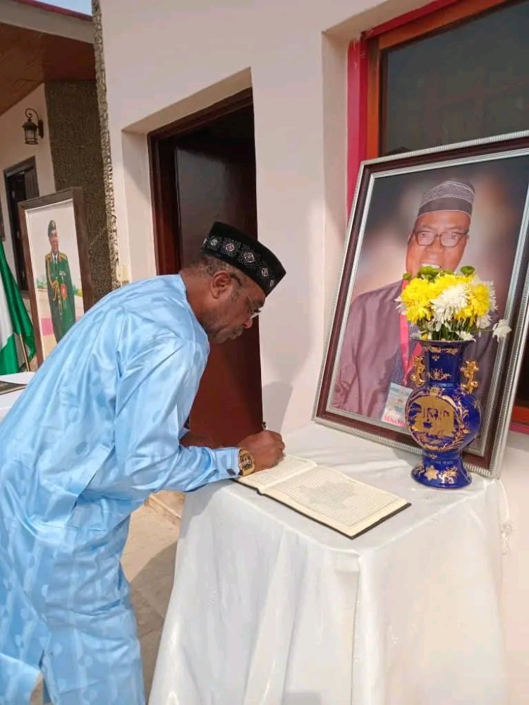 Taraba State University Vice-Chancellor Prof. Sunday Paul Bako Pays Tribute to Late Gen. Jeremiah Useni