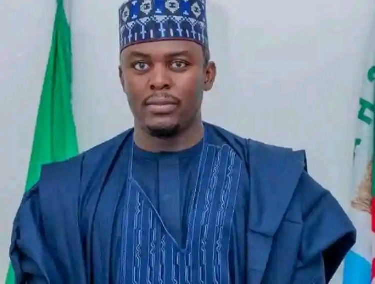 Yobe Young Philanthropist, Sani Kaitafi, Empowers 500 Students with JAMB/UTME Forms and ICT Training