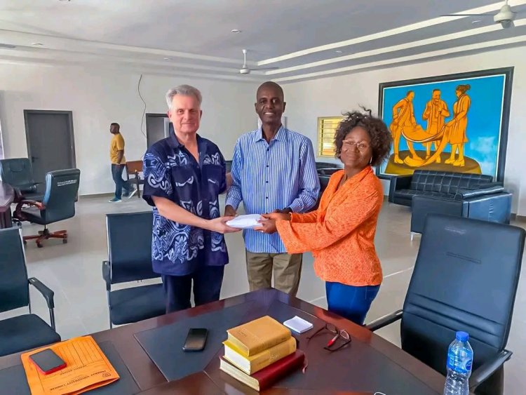 FULOKOJA Receives Endowment for Best Graduating Student in Archaeology