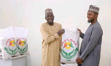 Azman University Kano and Azman Foundation Show Appreciation for Staff with Ramadan Gifts