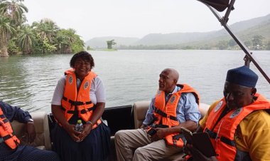 ABU Vice-Chancellor, Staff Embark on Thrilling Adventure at Ghana’s Volta River