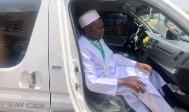 President Bola Ahmed Tinubu Donates CNG Bus to National Association of Nigeria Students