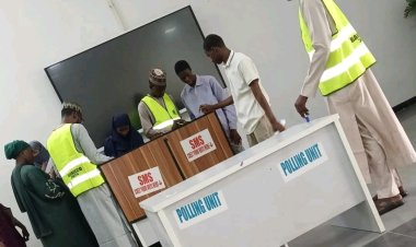 Baba-Ahmed University Students Exercise Their Franchise in Council Elections