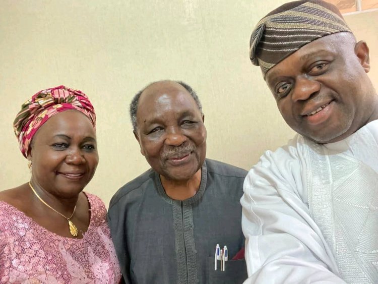 University Leaders Pay Easter Visit to General Yakubu Gowon