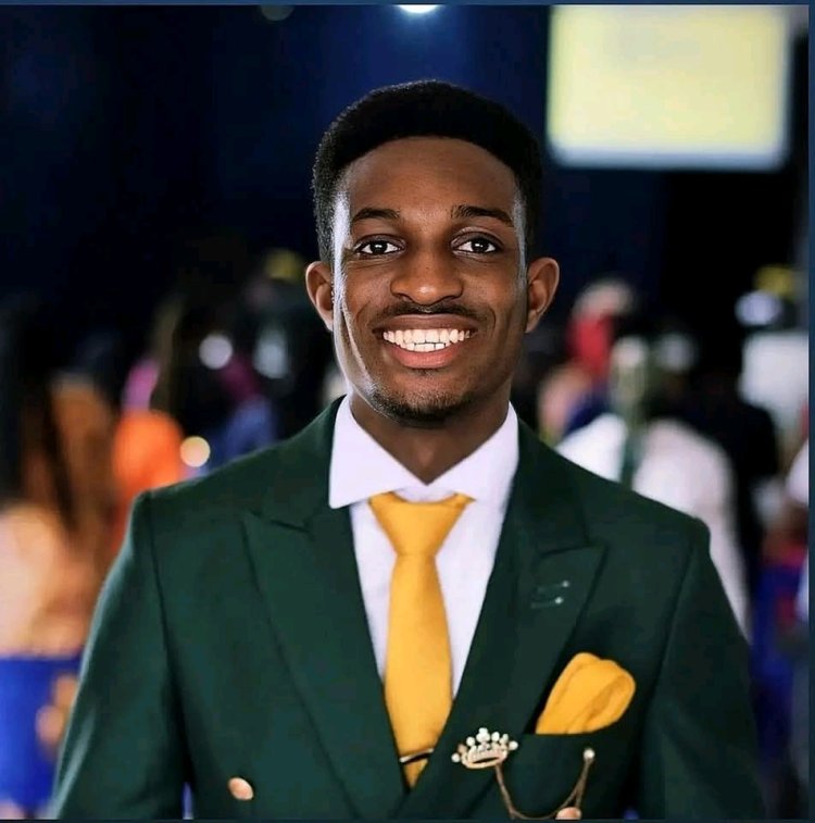 Brilliant Nigerian Man, Olatunde Temidayo Clinches Double First Class in Law
