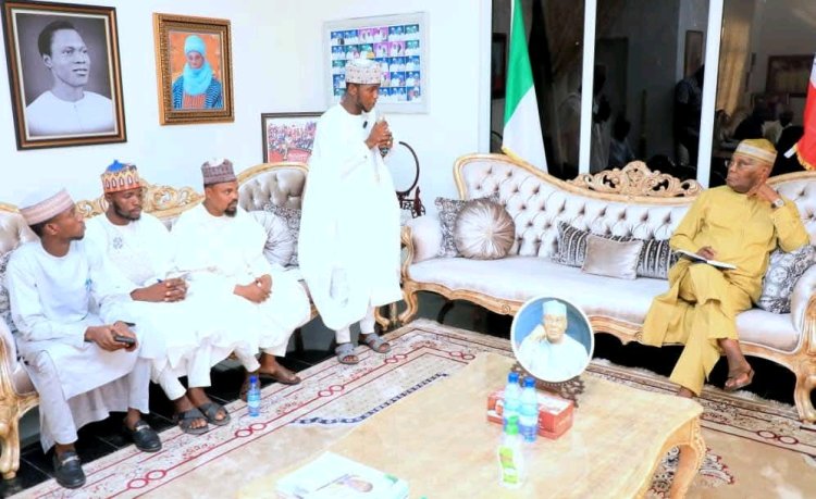 Former Vice President Atiku Abubakar Meets with Northern Students Youth Leaders