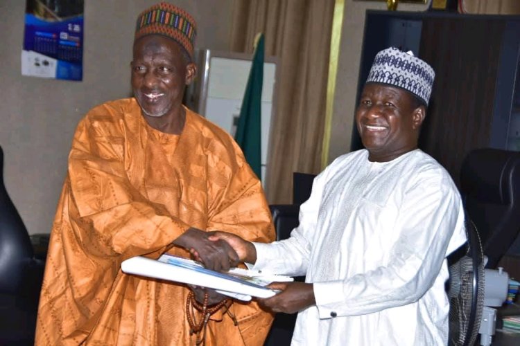 University of Maiduguri VC Prof. Mohammed Laminu Receives Madrasatul Darul Qur'an Wattarteel Islamic School