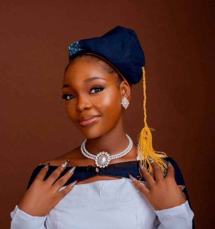 Meet Lagos State University Student Ms. Abdulsalam Mistura Oluwapelumi Who Graduate With 4.57 CGPA
