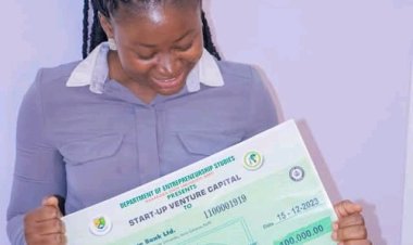 Nasarawa State University VC Awards N100,000 To  Best Graduating Student