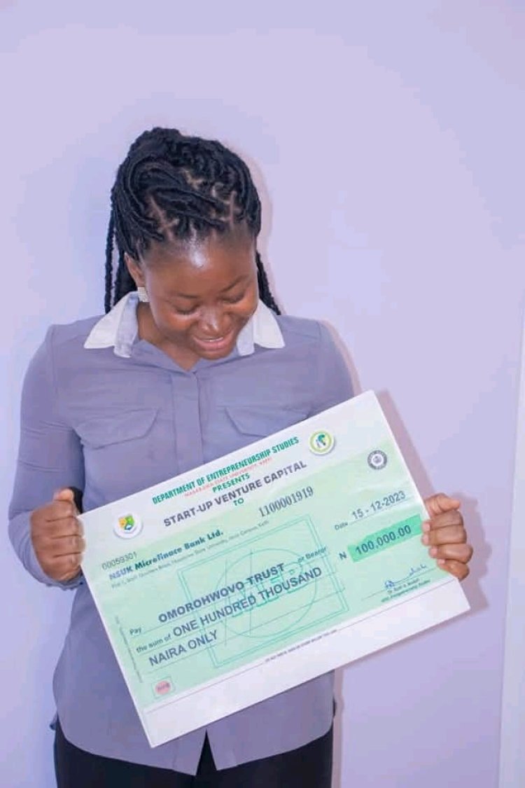 Nasarawa State University VC Awards N100,000 To  Best Graduating Student