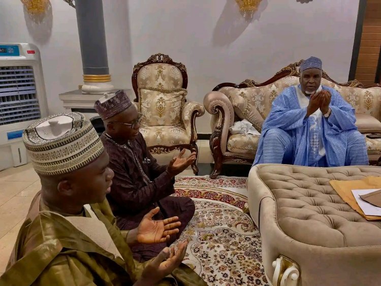 Azman University Pays Condolence Visit to Founder