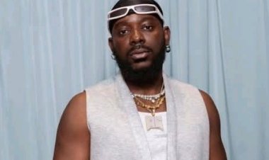 Adekunle Gold Awards N250,000 to First-Class Graduates