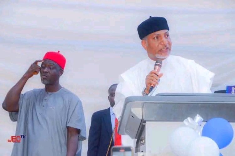 Senator Saliu Mustapha Donates N10 Million, Lecture Theatre, and ICT Centre to Unilorin