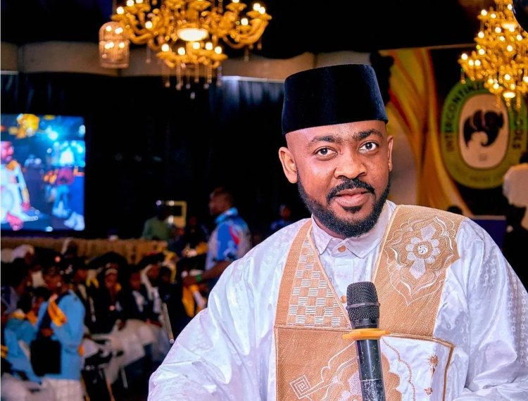 Prof. Gwarzo Donates Luxurious Bus to Intercontinental Schools, Kano