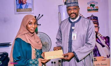 Northwest University Kano Vice Chancellor Honours Best Chemistry Student with Monetary Reward
