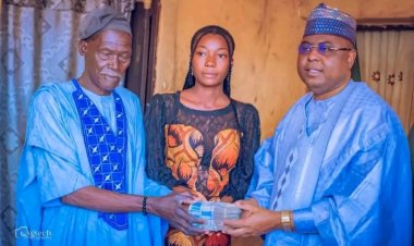 18-Years-Old Student Simeon Receives N500,000 Gift for Academic Excellence