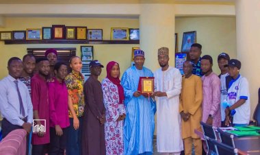 FUKASHERE SRC Presents Award to Vice Chancellor Prof. Umaru A Pate