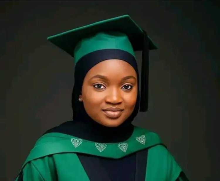 Zainat Abdurazzaq Achieves Academic Excellence with First Class Honors in Chemistry